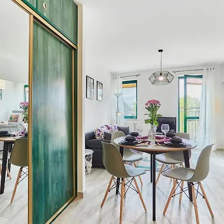 Golden Hour Apartments- Armii Krajowej 9 Appartement *