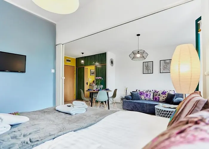 Golden Hour Apartments- Armii Krajowej 9 شقة سفينويتشي