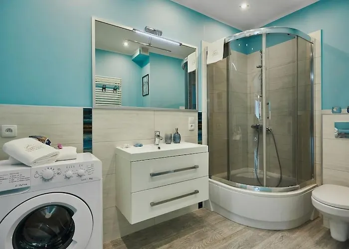 Golden Hour Apartments- Armii Krajowej 9 شقة سفينويتشي