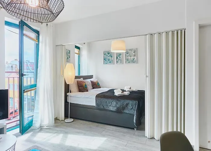 Golden Hour Apartments- Armii Krajowej 9 شقة