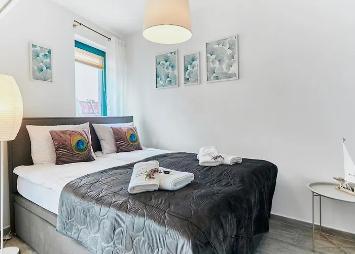 Golden Hour Apartments- Armii Krajowej 9 شقة سفينويتشي
